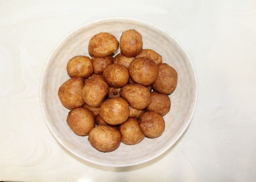Top view of golden UndaPot Beignet