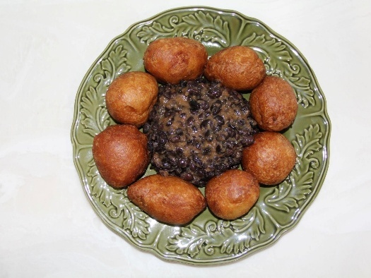 Beignet and Haricot served together on a platter